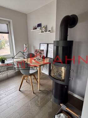 Essecke am Kamin - Doppelhaushälfte mit 120,00 m&sup2; in Wedel zum Kaufen