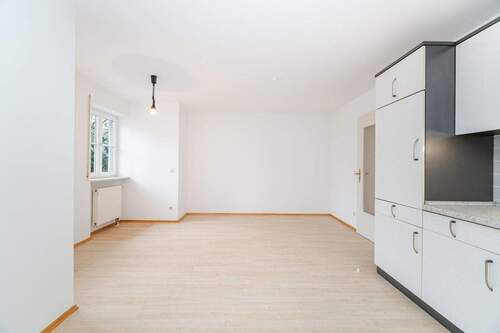  Esszimmer - 7 Zimmer Doppelhaushälfte zum Kaufen in Egmating