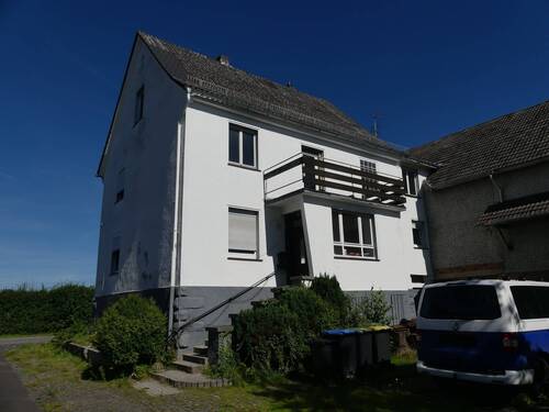 Eingangsbereich - 7 Zimmer Einfamilienhaus zum Kaufen in Neustadt