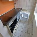 Küche mit Backofen u. Kühlschrank - 