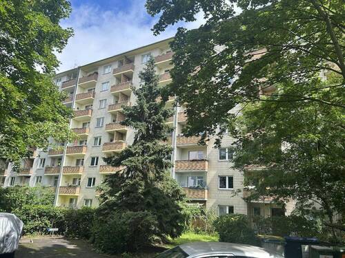 Straßenansicht - Attraktive 2-Zi.-Eigentumswohnung mit Balkon in zentraler Lage von Berlin-Charlottenburg