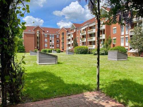 Innenhof mit Grünfläche - 3 Zimmer Etagenwohnung in Hannover