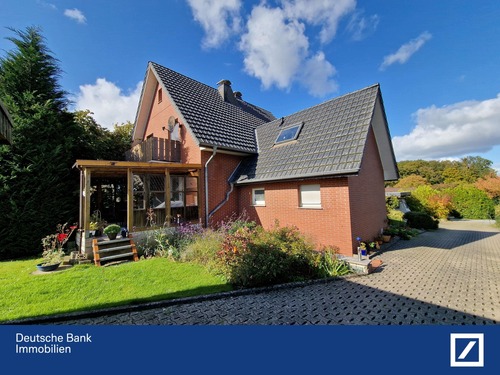 Außen - Gartenansicht - Wohnen im Grünen mit Platz für eine große Familie! - Einliegerwohnung möglich!