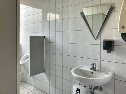 Herren-WC-Raum - 