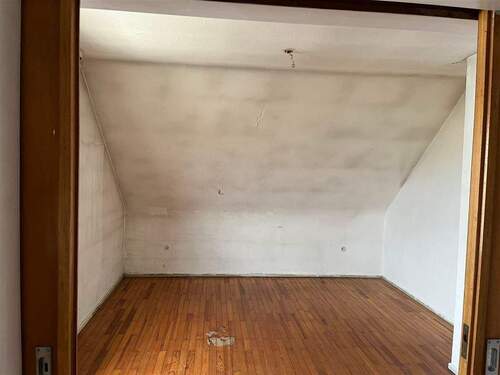 Wohnzimmer - 4 Zimmer Etagenwohnung in Landstuhl