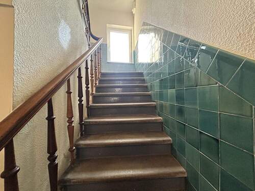 Treppenhaus - Mehrfamilienhaus, Wohnhaus mit 345,00 m&sup2; in Seesen zum Kaufen