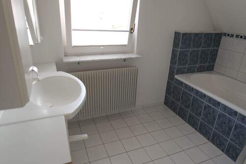 Haus Nr. 1: DG-Wohnung Bad - 