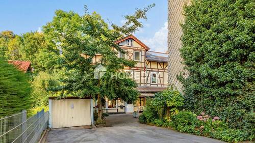 Außenansicht 1 - Liebevoll saniertes Fachwerkhaus - ideal als Wohn- und Geschäftshaus mit Garagen und Hof
