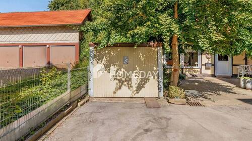 Garage 1 - Einfamilienhaus mit 368,00 m² in Stadtoldendorf zum Kaufen