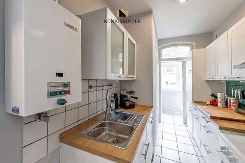 Küche mit anschließender Loggia - 