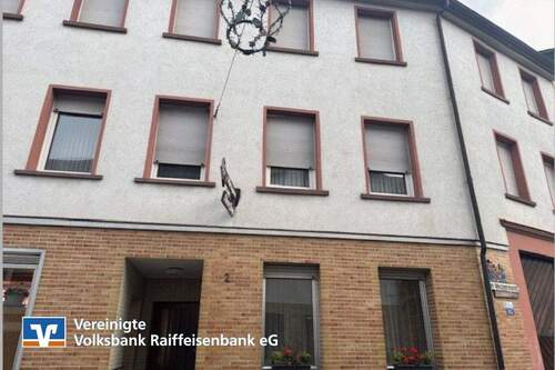 Straßenansicht - Zentrale Lage in Enkirch - 280.000,00&nbsp;EUR Kaufpreis, ca.&nbsp; 190,00&nbsp;m&sup2;&nbsp;Wohnfl&auml;che