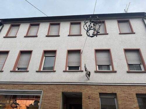 Straßenansicht - 4 Zimmer Mehrfamilienhaus, Wohnhaus zum Kaufen in Enkirch
