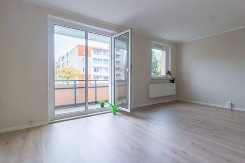 Wohnzimmer - Musterbild.jpg - 2 Zimmer Etagenwohnung zur Miete in Aue