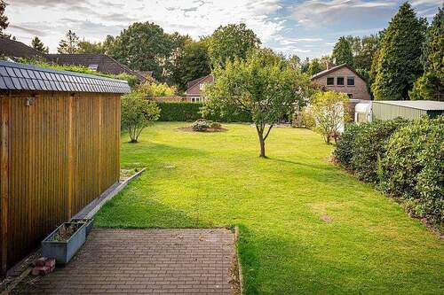 Blick in den Garten - Mehrfamilienhaus, Wohnhaus mit 109,60 m² in Hamburg zum Kaufen