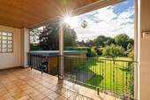 Blick von der Veranda in den Garten - 