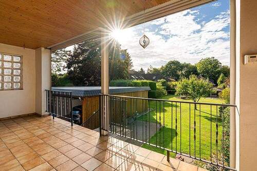 Blick von der Veranda in den Garten - 
