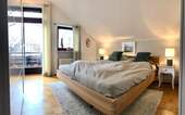 Schlafzimmer mit Balkon - 