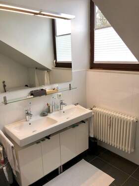 Bad mit Doppelwaschbecken - 