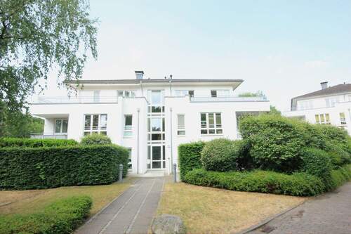 Hausansicht - Traumhafte Gartenwohnung - 1.300,00&nbsp;EUR Kaltmiete, ca.&nbsp; 83,70&nbsp;m&sup2;&nbsp;Wohnfl&auml;che