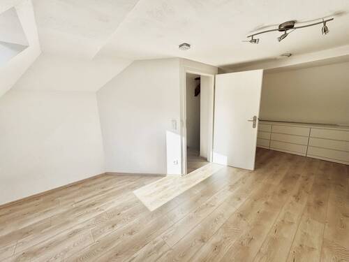 Schlafzimmer (3) im DG, Gebäude 2 - 