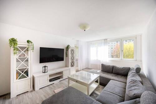 Wohnzimmer - 3 Zimmer Etagenwohnung in Bietigheim-Bissingen