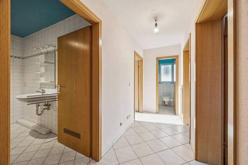 Flur - 3 Zimmer Etagenwohnung in Remseck