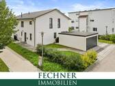 Außenansicht Nordwest - Doppelhaushälfte mit großer Garage und Stellplatz in Wettstetten (Fertigbauweise, ohne Keller)