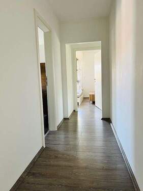 3 - 5 Zimmer Mehrfamilienhaus, Wohnhaus in Waghäusel