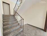 Treppenhaus - Etagenwohnung mit 64,00 m&sup2; in Burscheid zum Kaufen