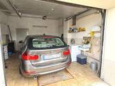 Große Garage mit integrierter Werkstatt - 