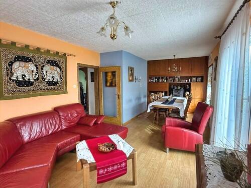 Wohn- und Esszimmer mit Balkonzugang - Einfamilienhaus mit 163,00 m&sup2; in Stetten zum Kaufen