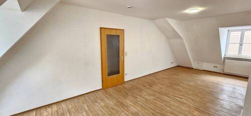 Kochen/Essen/Wohnen - 2 Zimmer Etagenwohnung in Amberg
