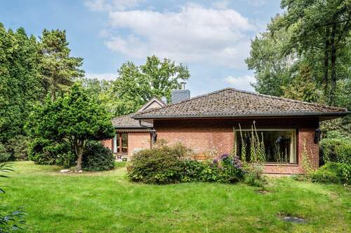 Gartenansicht - 4 Zimmer Einfamilienhaus zum Kaufen in Hamburg / Bergstedt
