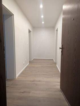 Flur - 2 Zimmer Etagenwohnung zur Miete in Bielefeld