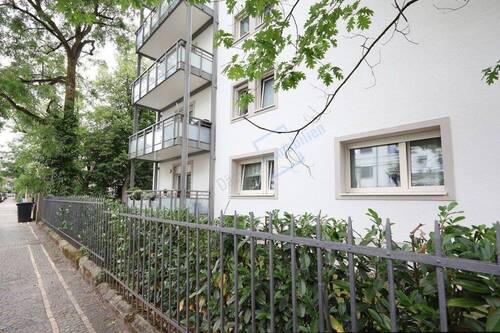 HAUSANSICHT - 