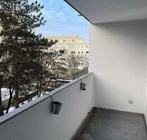 Sehr schöne 1 Zimmer-Wohnung mit separater Küche und Balkon, 3. OG mit Aufzug, gepflegtes MFH in Stein-Deutenbach - EBK kann abgelöst werden