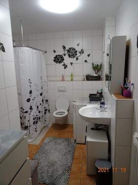 Bad - 4 Zimmer Etagenwohnung in Bielefeld