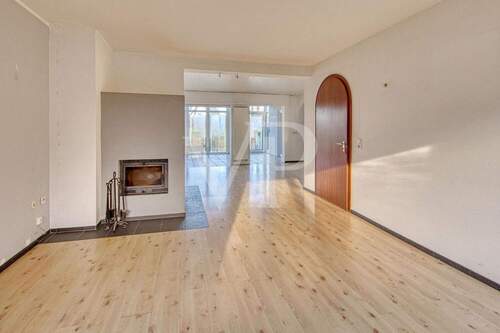 EG - Wohnraum mit Kamin - 