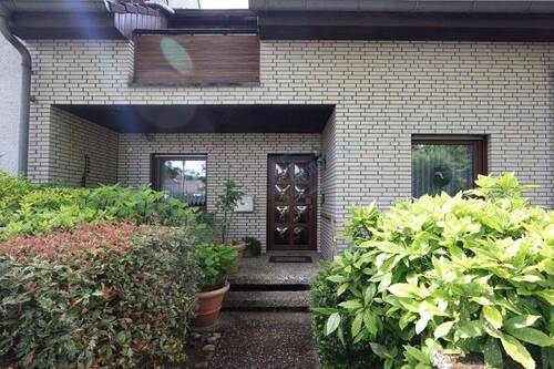 HAUSANSICHT VORNE - 