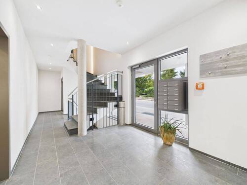 Eingangsbereich Gebäude - 