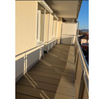 Dachterrassenwohnung mit herrlichem Ausblick im beliebten Mühlberggebiet ! - Kitzingen