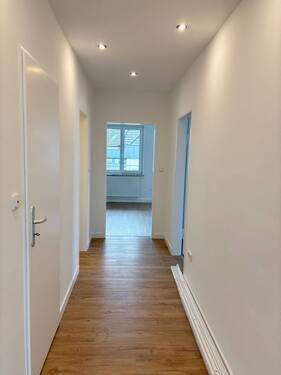 .. eingebaute Spots ! - Etagenwohnung mit 94,00 m&sup2; in Kitzingen zur Miete