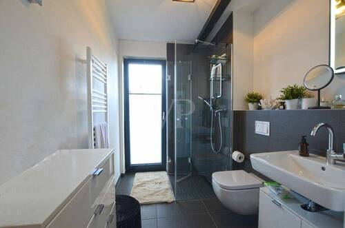 Bad am Schlafzimmer - 