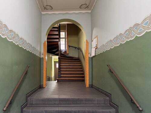 Treppenhaus - 3 Zimmer Etagenwohnung zum Kaufen in Leipzig