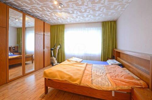 EG_Schlafzimmer - Einfamilienhaus mit 173,00 m&sup2; in Leverkusen zum Kaufen