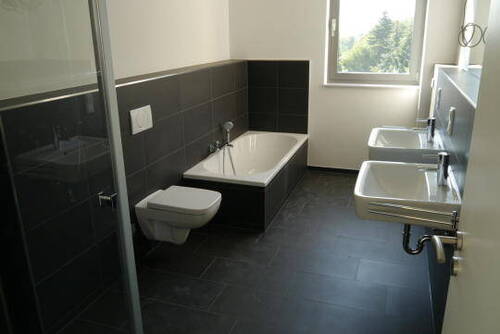 modernes Tageslichtbad - 