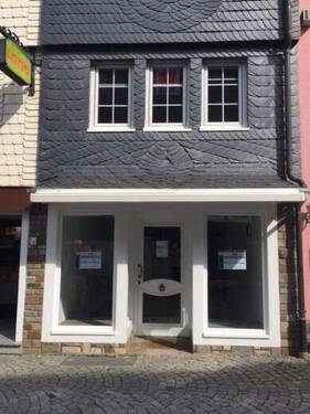 Hausansicht - 2 Zimmer Gewerbeobjekt (Büro, Produktion, Verkauf) zur Miete in Haiger