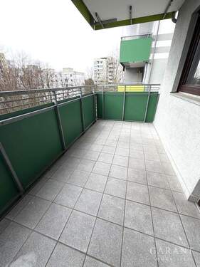 Balkon - Sofort freie 3 Zimmer-Wohnung mit Balkon, Pkw-Außenstellplatz und Keller