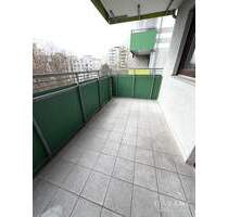 Sofort freie 3 Zimmer-Wohnung mit Balkon, Pkw-Außenstellplatz und Keller - Waiblingen