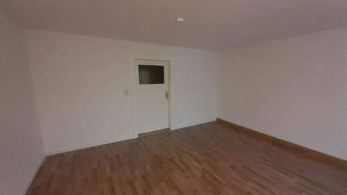 Wohnzimmer - Etagenwohnung mit 68,00 m&sup2; in Gera zur Miete